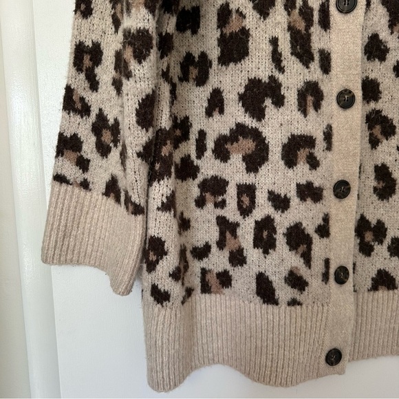 J. Crew Animal Print Oversized Cardigan Sweater Jacket Womens Medium Merino - Picture 4 of 8
